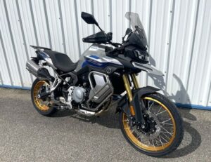 Voge 900 DSX Trail bridable A2 – Black Edition / Gris-bleu